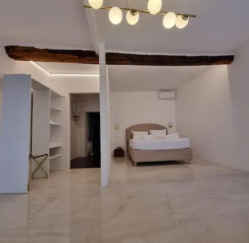 The Heritage- At Trevi Fountain- Apartment